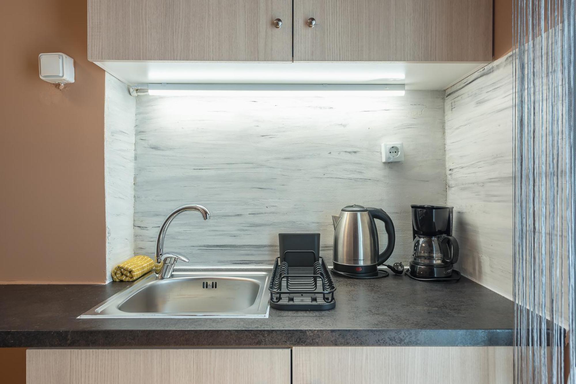 Studio Under Acropolis Rock Атина Екстериор снимка