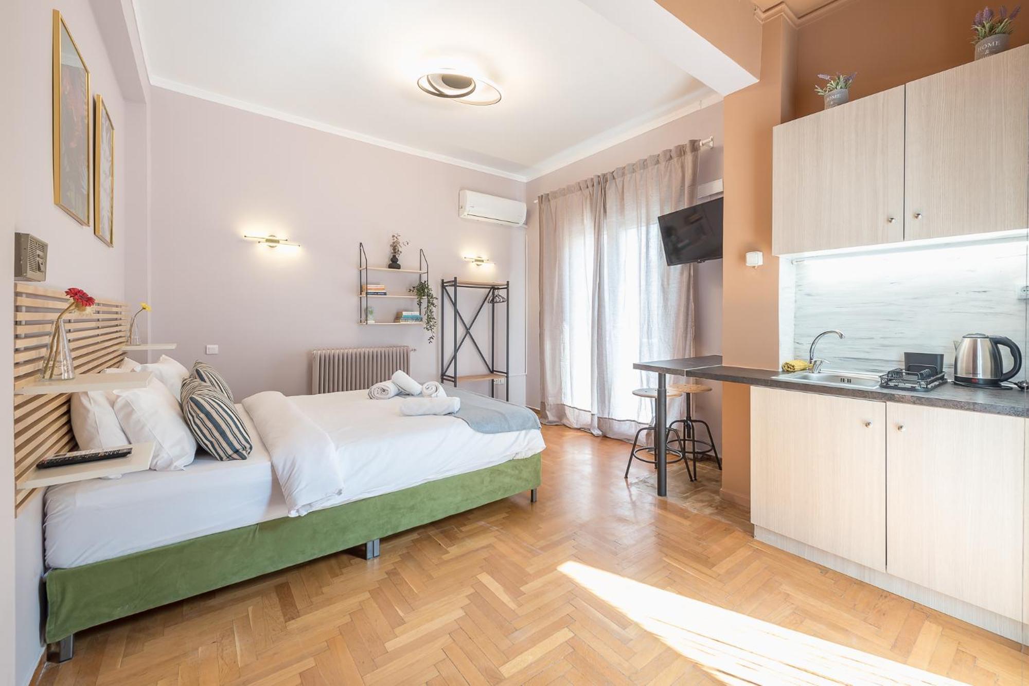 Studio Under Acropolis Rock Атина Екстериор снимка